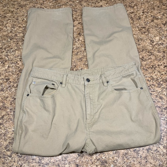 Magellan Outdoors Pants Euc Magellan Outdoors 34 3 Khaki Tan Pants